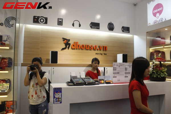HifiClub khai trương c&ugrave;ng l&uacute;c 2 showroom tại TP. HCM 3