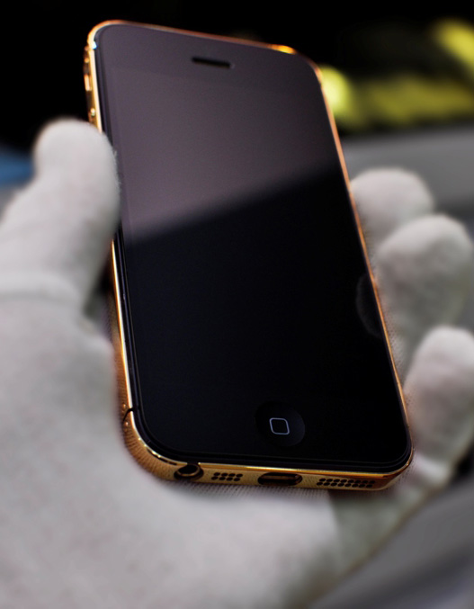 Golden Ace giới thiệu bộ vỏ bằng vàng cho iPhone 5 10
