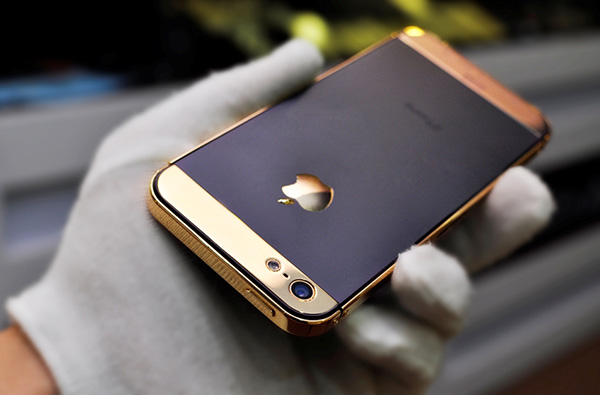 Golden Ace giới thiệu bộ vỏ bằng vàng cho iPhone 5 6