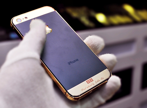 Golden Ace giới thiệu bộ vỏ bằng vàng cho iPhone 5 5