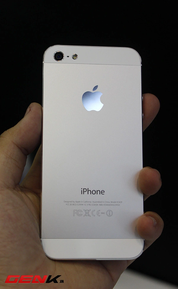 Đập hộp iPhone 5 chính hãng: Máy đẹp, giá tốt 23