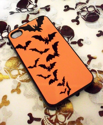 Điểm danh 13 chiếc case độc đ&aacute;o m&ugrave;a Halloween cho iPhone 11