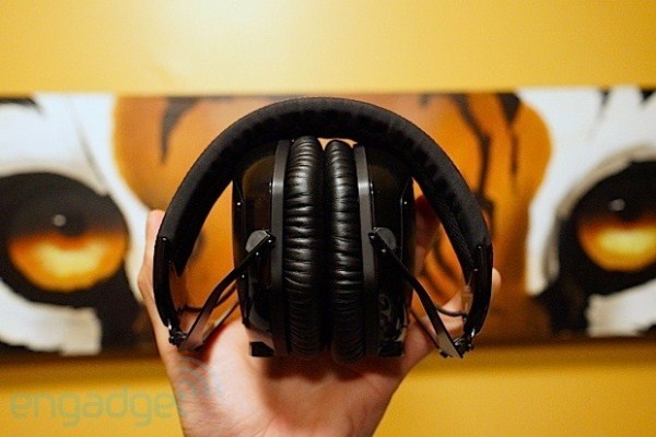 Tai nghe &acirc;m thanh nổi cải tiến M-100: &ldquo;Vũ kh&iacute; b&iacute; mật&rdquo; của V-Moda? 4