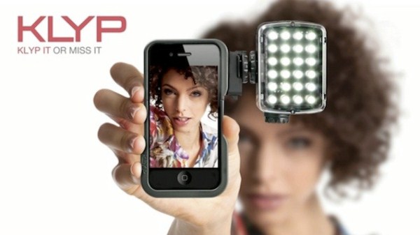 Độc đáo case iPhone kiêm tripod và đèn flash 4