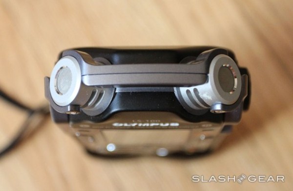 Olympus LS-100: “Phòng thu di động” dành cho người yêu ca hát 2 Olympus LS-100: “Phòng thu di động” dành cho người yêu ca hát 2