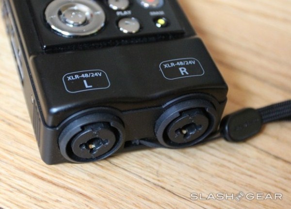 Olympus LS-100: “Phòng thu di động” dành cho người yêu ca hát 3 Olympus LS-100: “Phòng thu di động” dành cho người yêu ca hát 3