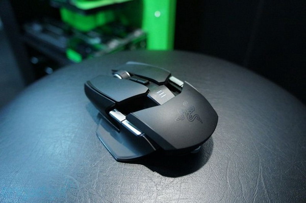 can-canh-chuot-bien-hinh-razer-ouroboros-gaming-mouse