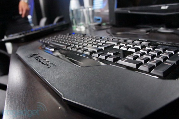 roccat-ra-mat-chuot-moi-nang-cap-ban-phim-isku-fx