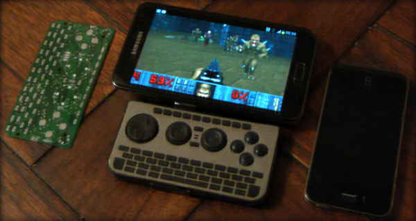 tay-cam-icontrolpad-2-choi-game-tren-smartphone-theo-phong-cach-dien-tu-4-nut