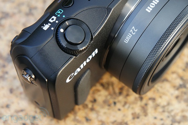 Máy ảnh không gương lật Canon EOS M: Một sản phẩm chất lượng 2