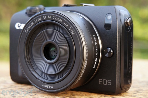 Máy ảnh không gương lật Canon EOS M: Một sản phẩm chất lượng 3