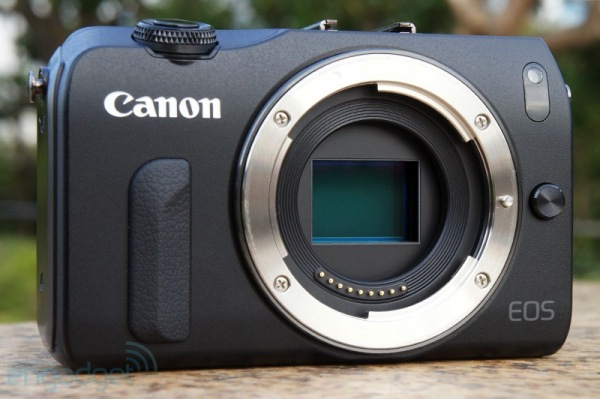 Máy ảnh không gương lật Canon EOS M: Một sản phẩm chất lượng 8
