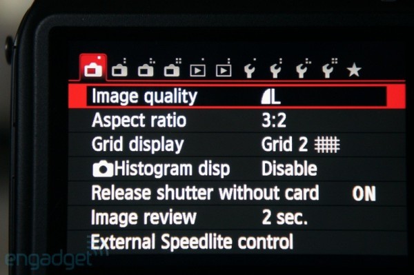Máy ảnh không gương lật Canon EOS M: Một sản phẩm chất lượng 11