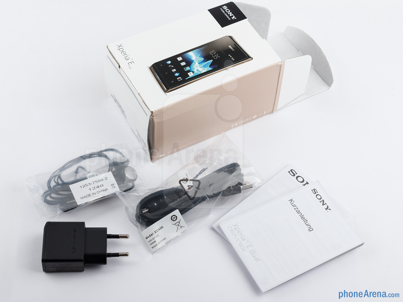 Xperia E Dual: Smartphone 2 SIM phong cách chuyên nghiệp của Sony 2