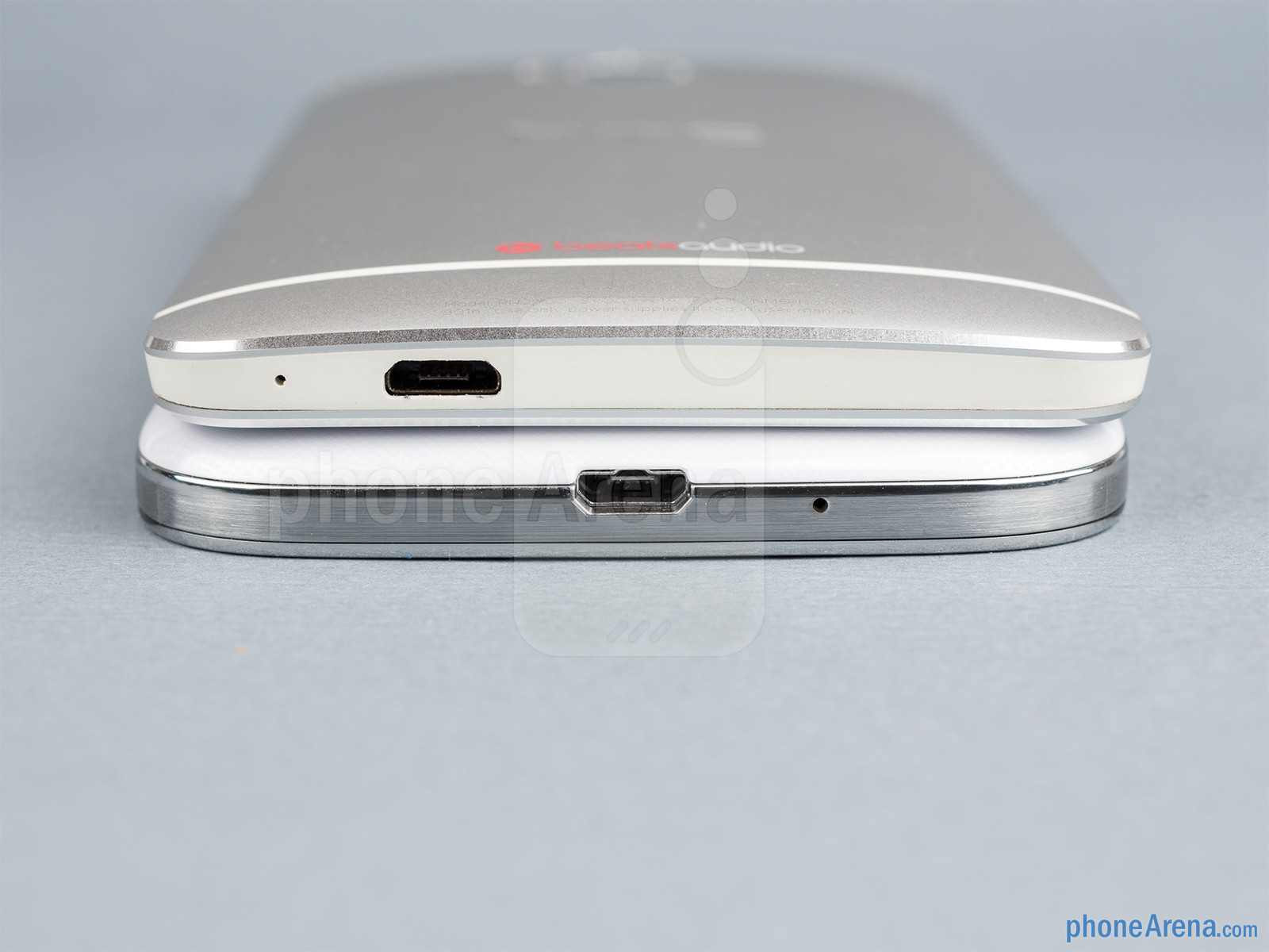 Galaxy S4 vs HTC One: So kè quyết liệt 8