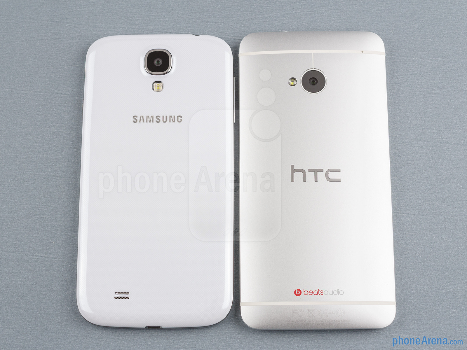 Galaxy S4 vs HTC One: So kè quyết liệt 2
