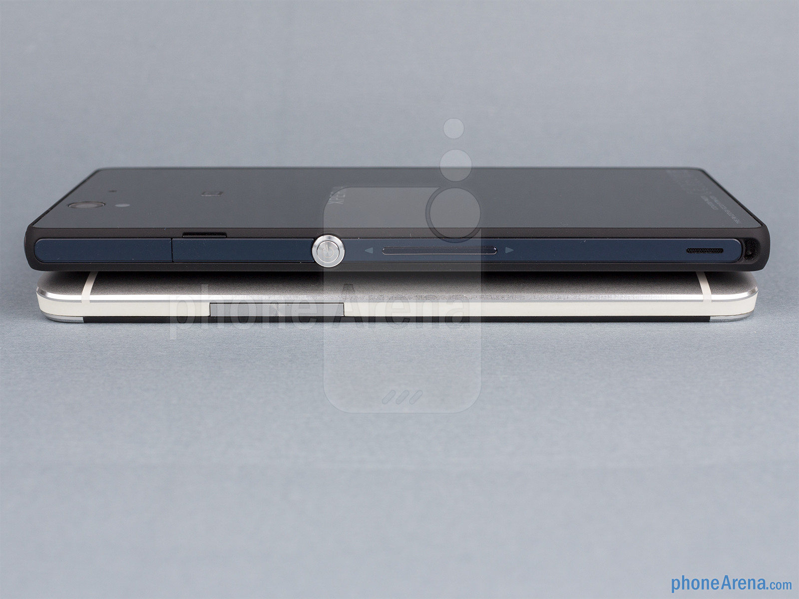 HTC One vs Sony Xperia Z: Cuộc đấu của 2 "gã đẹp mã" 8