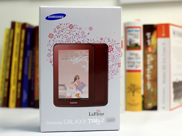 Mở hộp Samsung Galaxy Tab 2 7.0 phiên bản LaFleur 1