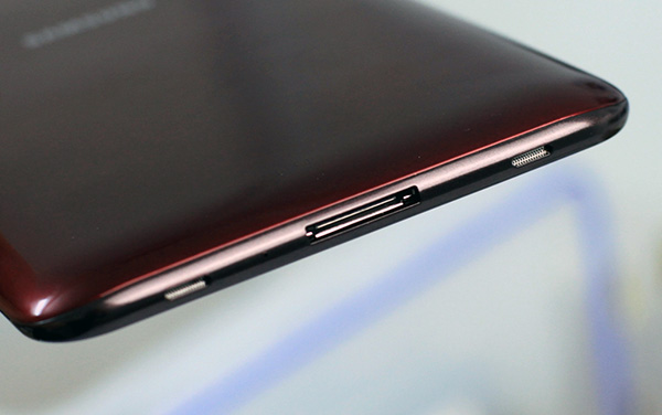 Mở hộp Samsung Galaxy Tab 2 7.0 phiên bản LaFleur 17