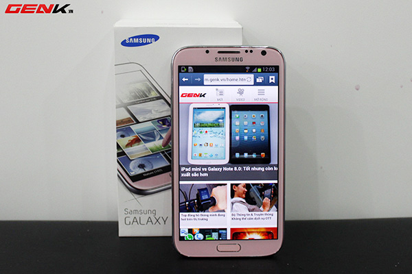 Cận cảnh Samsung Galaxy Note II hồng chính hãng 1