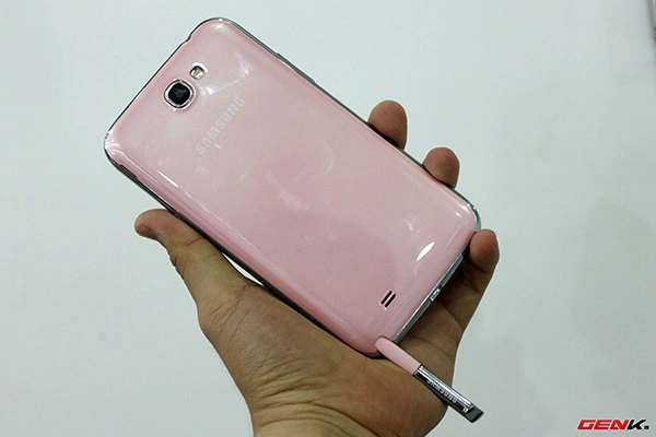 Cận cảnh Samsung Galaxy Note II hồng chính hãng 9