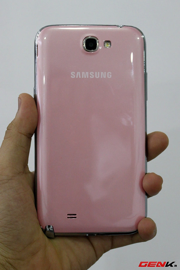 Cận cảnh Samsung Galaxy Note II hồng chính hãng 10