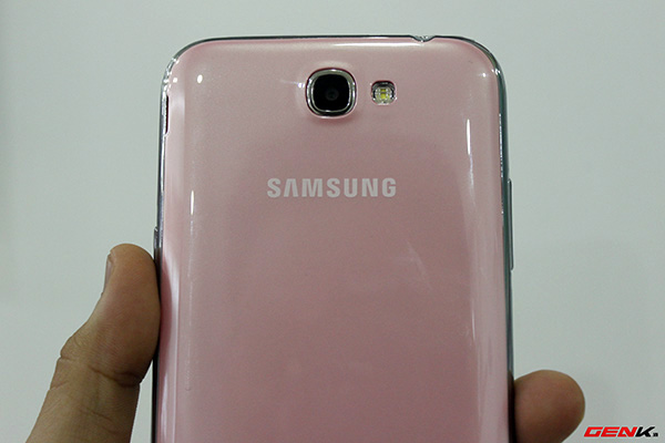 Cận cảnh Samsung Galaxy Note II hồng chính hãng 11