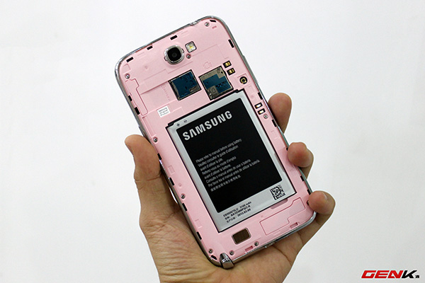 Cận cảnh Samsung Galaxy Note II hồng chính hãng 19