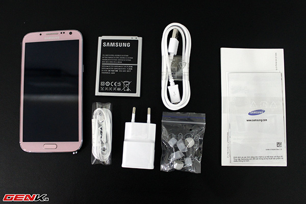 Cận cảnh Samsung Galaxy Note II hồng chính hãng 3
