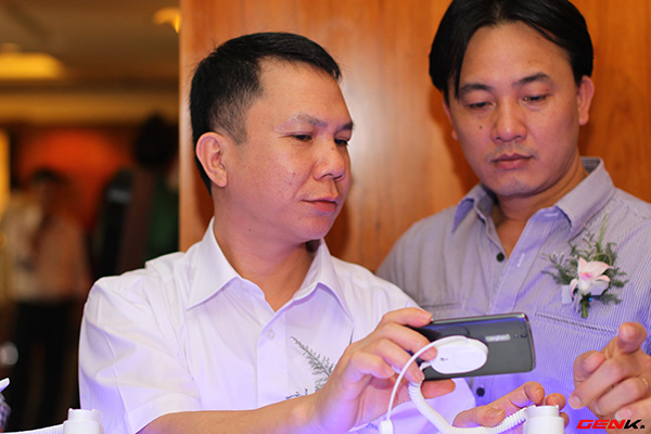 Sharp chính thức công bố 4 điện thoại mới tại Việt Nam 5
