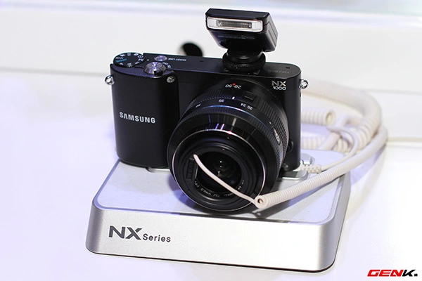 Cận cảnh loạt máy ảnh dòng NX của Samsung tại Việt Nam 23