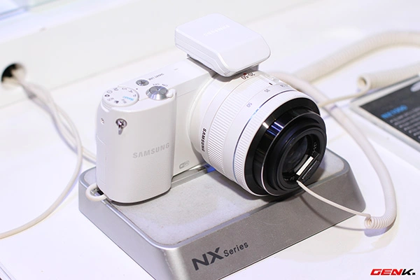 Cận cảnh loạt máy ảnh dòng NX của Samsung tại Việt Nam 2