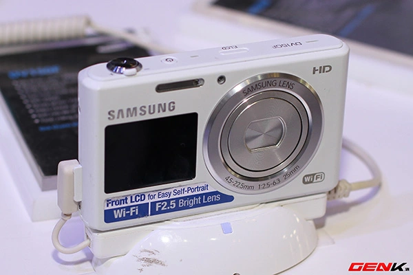 Cận cảnh loạt máy ảnh dòng NX của Samsung tại Việt Nam 14