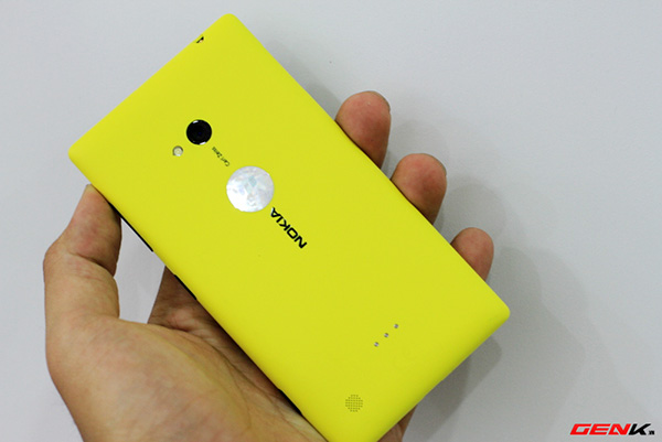 Mở hộp Nokia Lumia 720 chính hãng tại Việt Nam 5