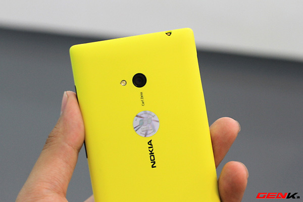 Mở hộp Nokia Lumia 720 chính hãng tại Việt Nam 7