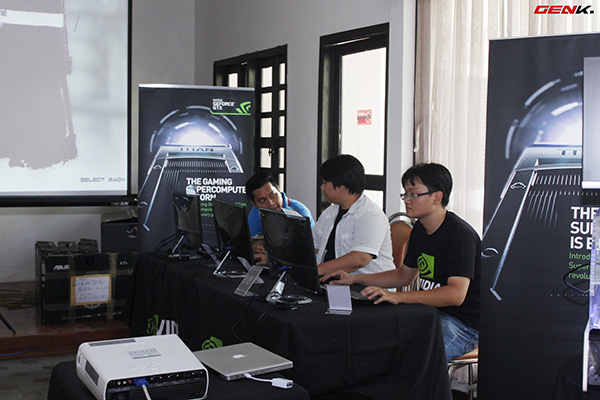 Game thủ h&agrave;o hứng trải nghiệm card đồ họa GeForce GTX Titan 6