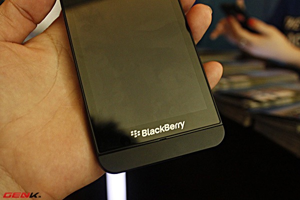 BlackBerry Z10 chính thức ra mắt tại Việt Nam, giá 15,5 triệu đồng 7