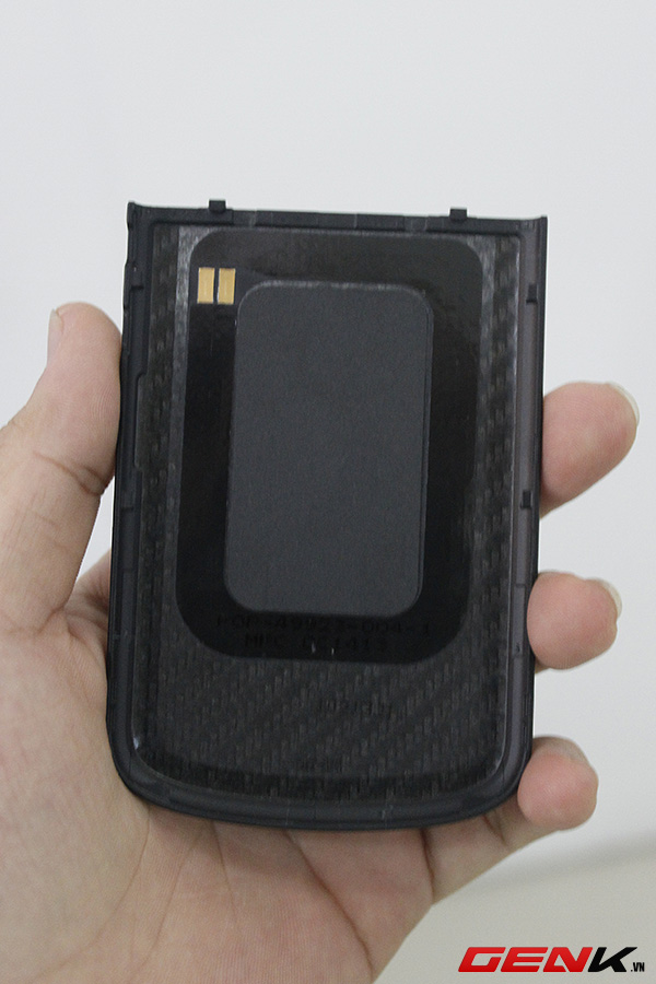 Mở hộp BlackBerry Q10 phi&ecirc;n bản thương mại tại Việt Nam 12
