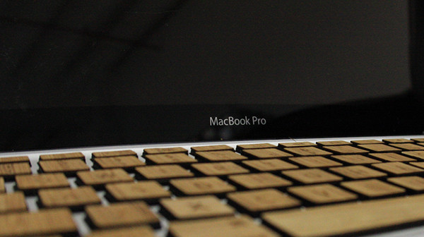 Đổi gió cho MacBook với bàn phím gỗ 10