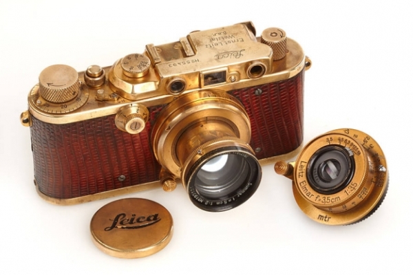 Máy ảnh Leica III mạ vàng được đem ra đấu giá 1