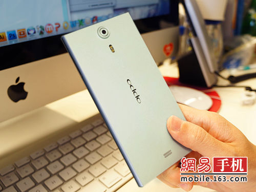 oppo-find-5-man-hinh-full-hd-sap-len-ngoi