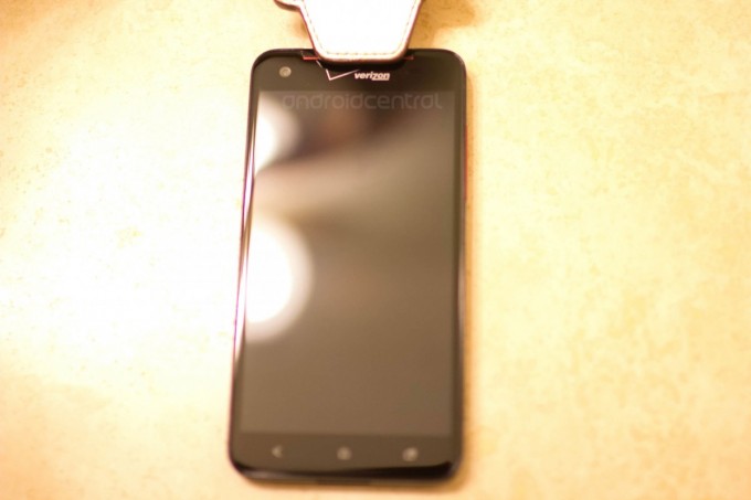 phablet-htc-man-hinh-5-inch-full-hd-sap-co-mat-tai-my