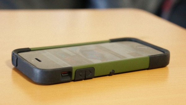 WorkMate: Case iPhone 5 "hai mảnh" từ Cygnett  10