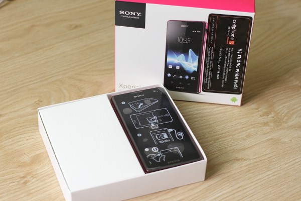 can-canh-sony-experia-tx-mau-hong-tai-vn