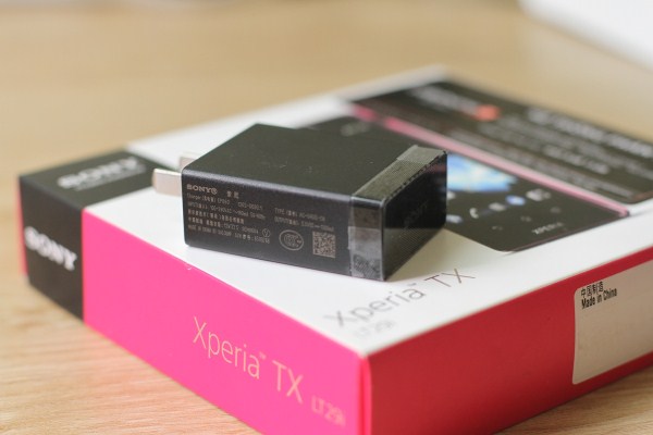 can-canh-sony-experia-tx-mau-hong-tai-vn