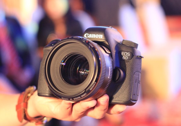 canon-eos-6d-chinh-thuc-xuat-hien-tai-vn-fullframe-nho-gon-nhat-the-gioi-tich-hop-wifi