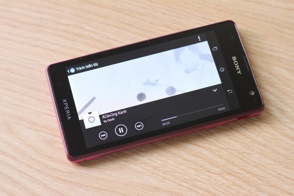 can-canh-sony-experia-tx-mau-hong-tai-vn