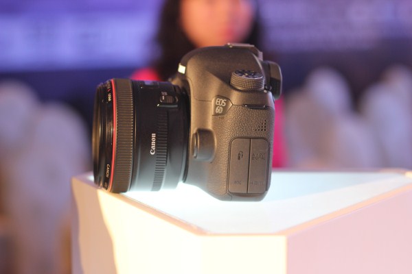 canon-eos-6d-chinh-thuc-xuat-hien-tai-vn-fullframe-nho-gon-nhat-the-gioi-tich-hop-wifi