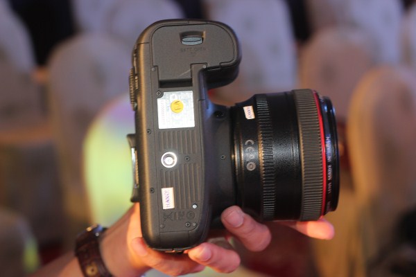 canon-eos-6d-chinh-thuc-xuat-hien-tai-vn-fullframe-nho-gon-nhat-the-gioi-tich-hop-wifi