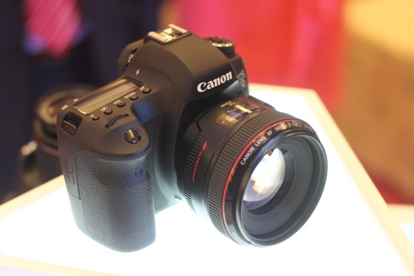 canon-eos-6d-chinh-thuc-xuat-hien-tai-vn-fullframe-nho-gon-nhat-the-gioi-tich-hop-wifi